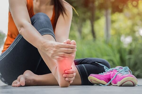 Cách trị đau nhức bàn chân nhờ liệu pháp massage
