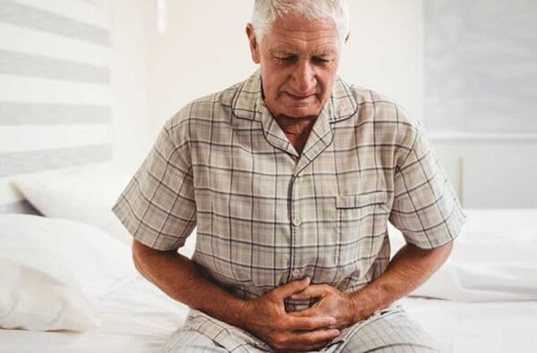 Cảnh giác với triệu chứng đau bụng thường xuyên ở người lớn tuổi