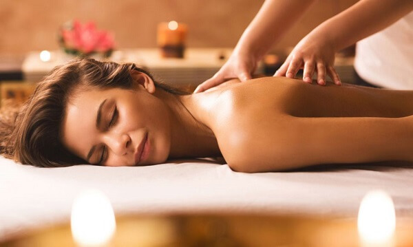 Phương pháp massage toàn thân giúp thư giãn và phục hồi năng lượng