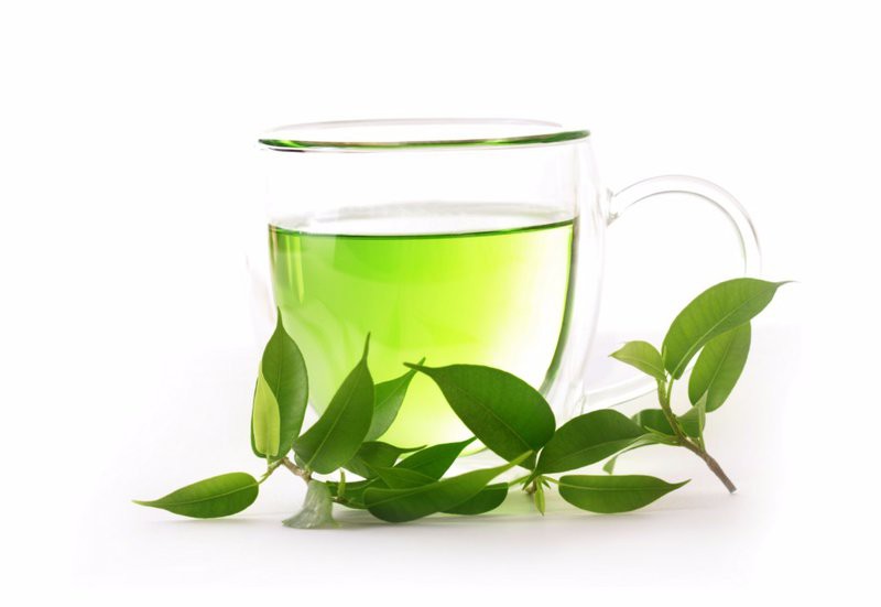 Công dụng của tinh dầu trà xanh dưỡng da, trị mụn